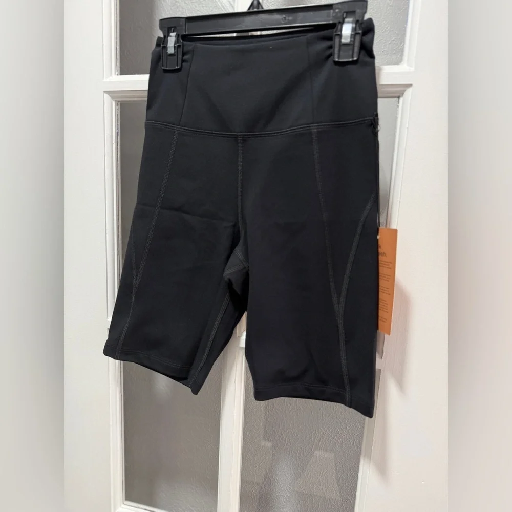 NWT GIRLFRIEND COLLECTIVE Black High-Rise Bike Short - Picture 2 of 10